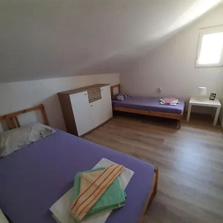 Apartmán Robi - 100 Meters To The Beach Donji Karin
