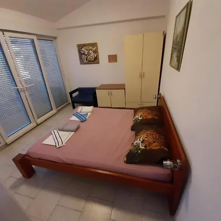 Apartmán Robi - 100 Meters To The Beach *